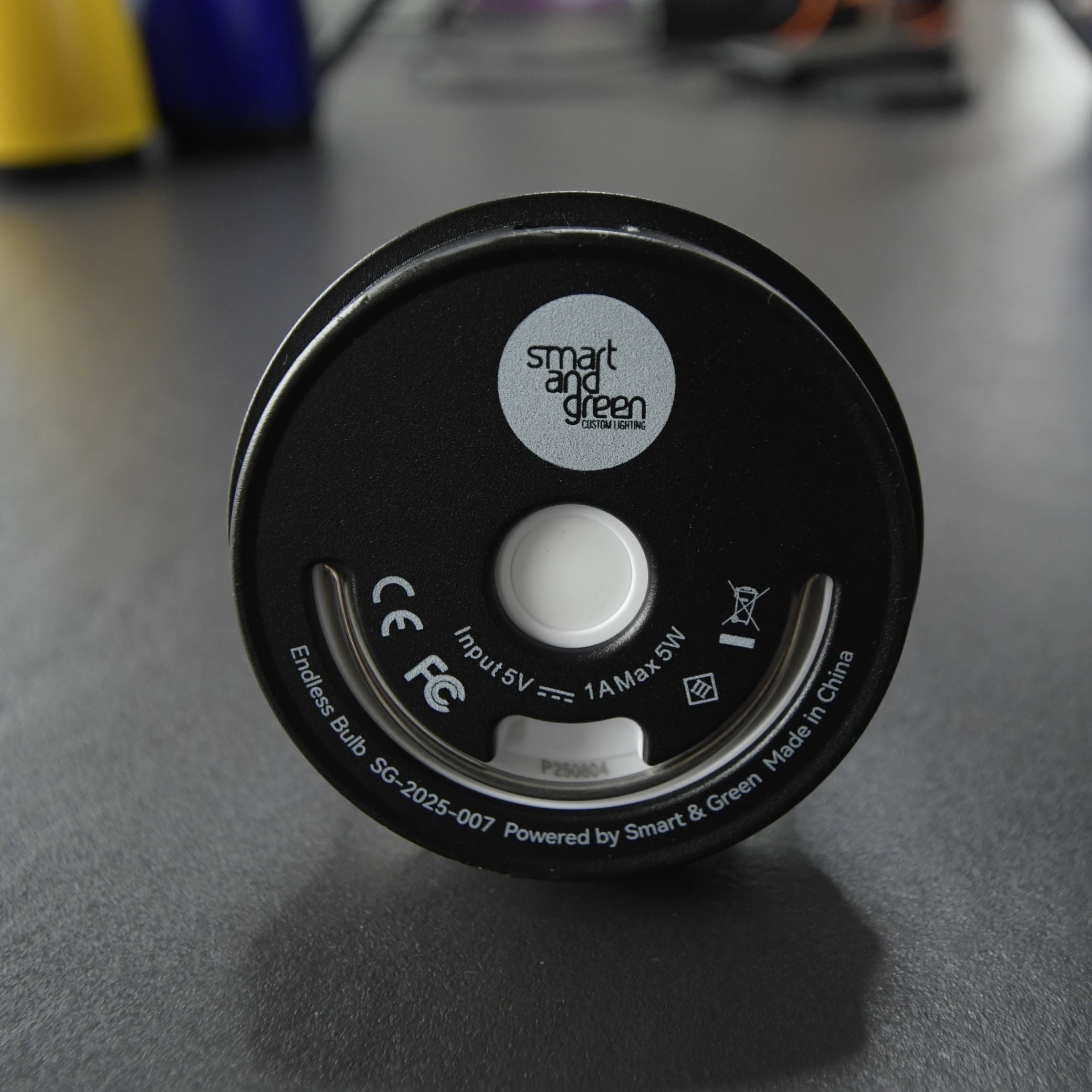 Unterseite von "ENDLESS BULB" Akku Leuchtmodul für eigene Kreation des Lampendesigns inkl. USB C Ladekabel von Smart and Green