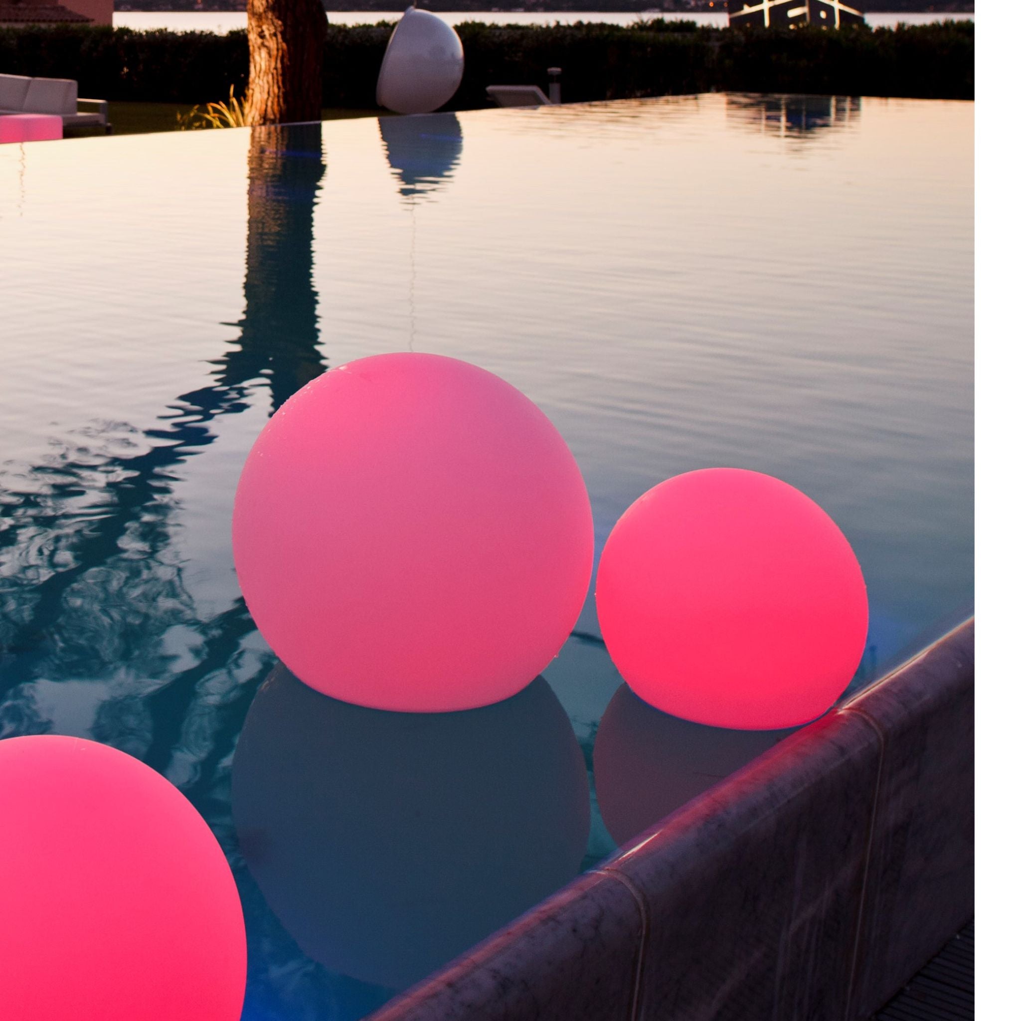 BALL kabellose, bruchfeste, schwimmfähige Lichtkugel von Smart and Green Ø35cm