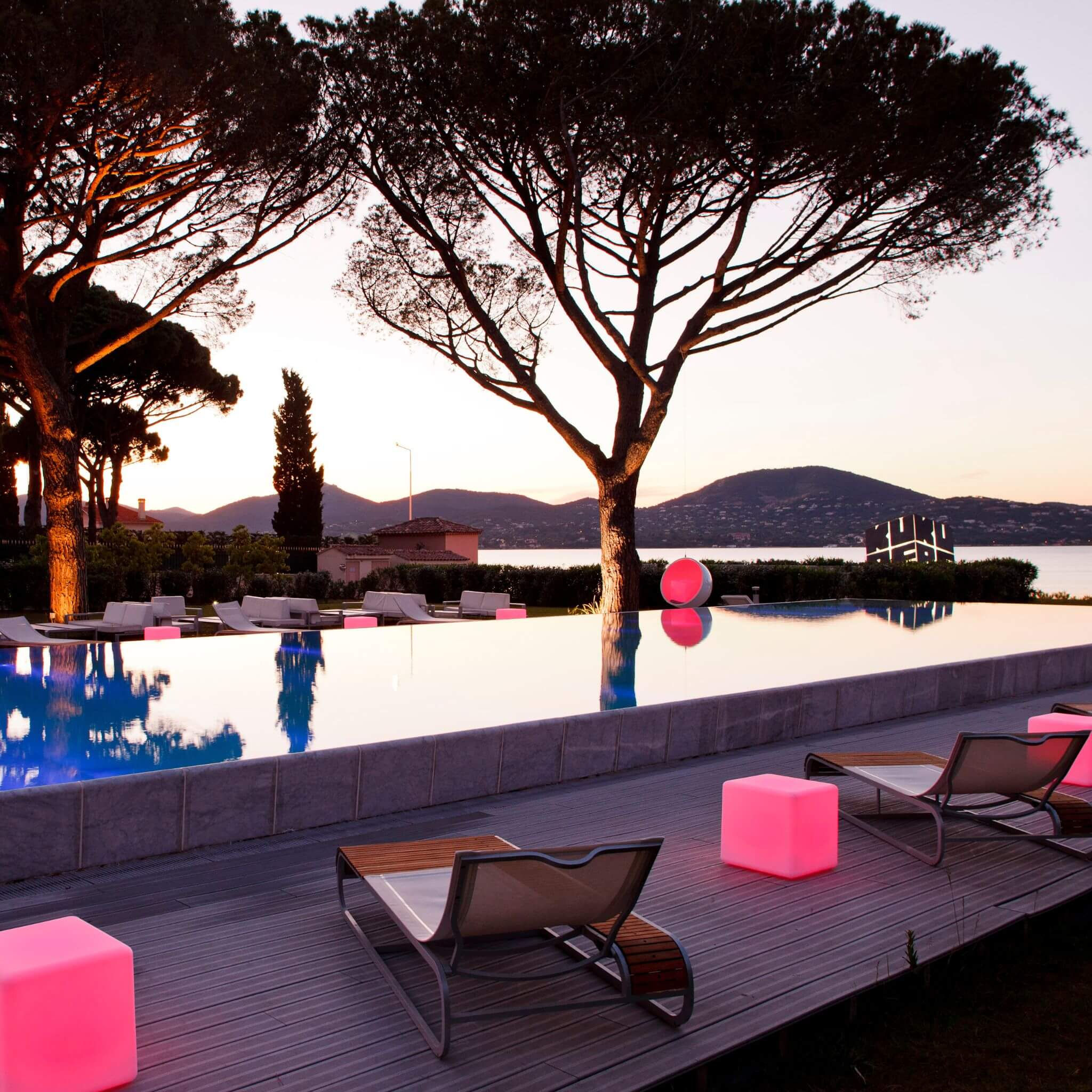 BIG CUBE kabelloser Lichtwürfel 43cm von Smart and Green