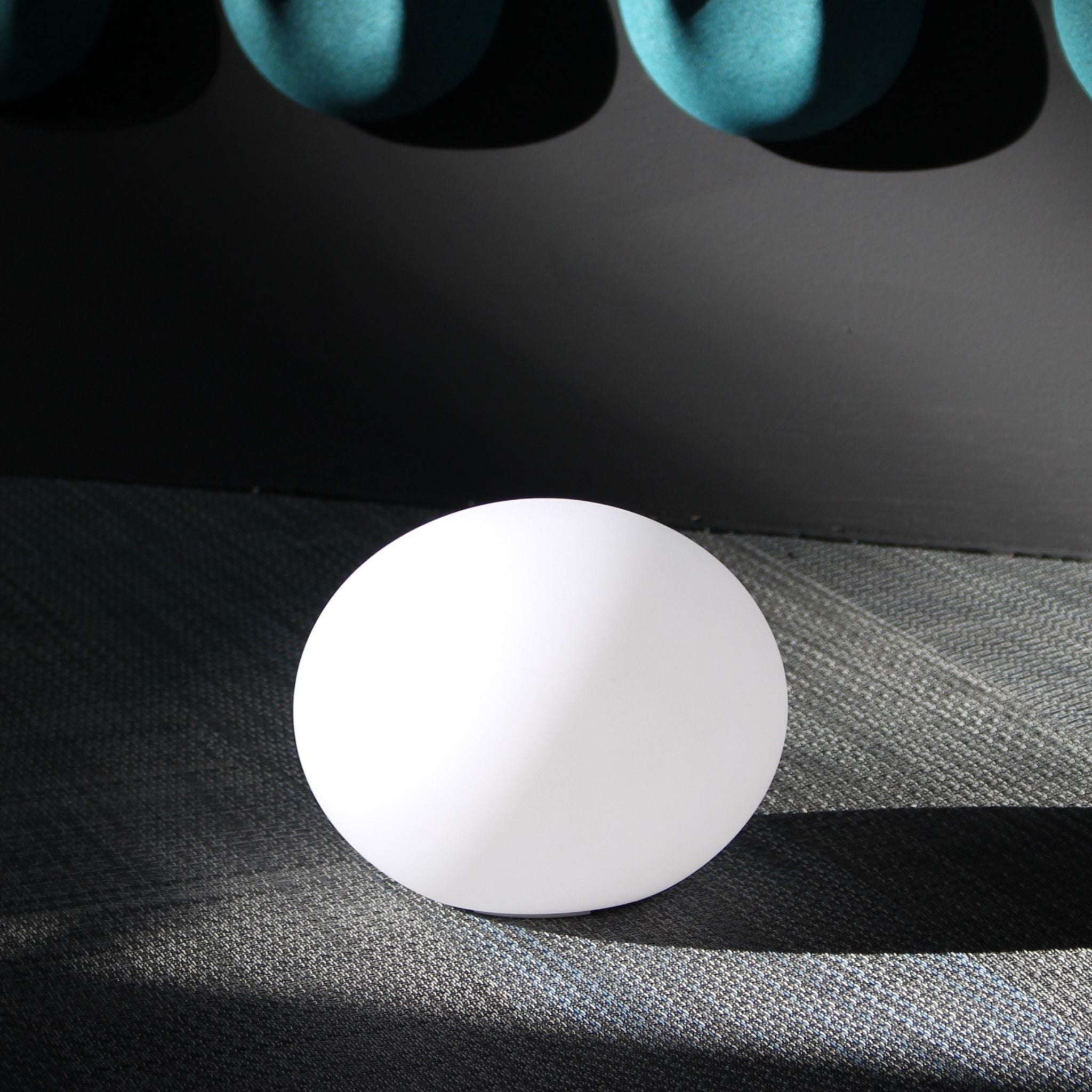 FLATBALL XXS, schwimmfähige, kabellose Leuchte von Smart and Green