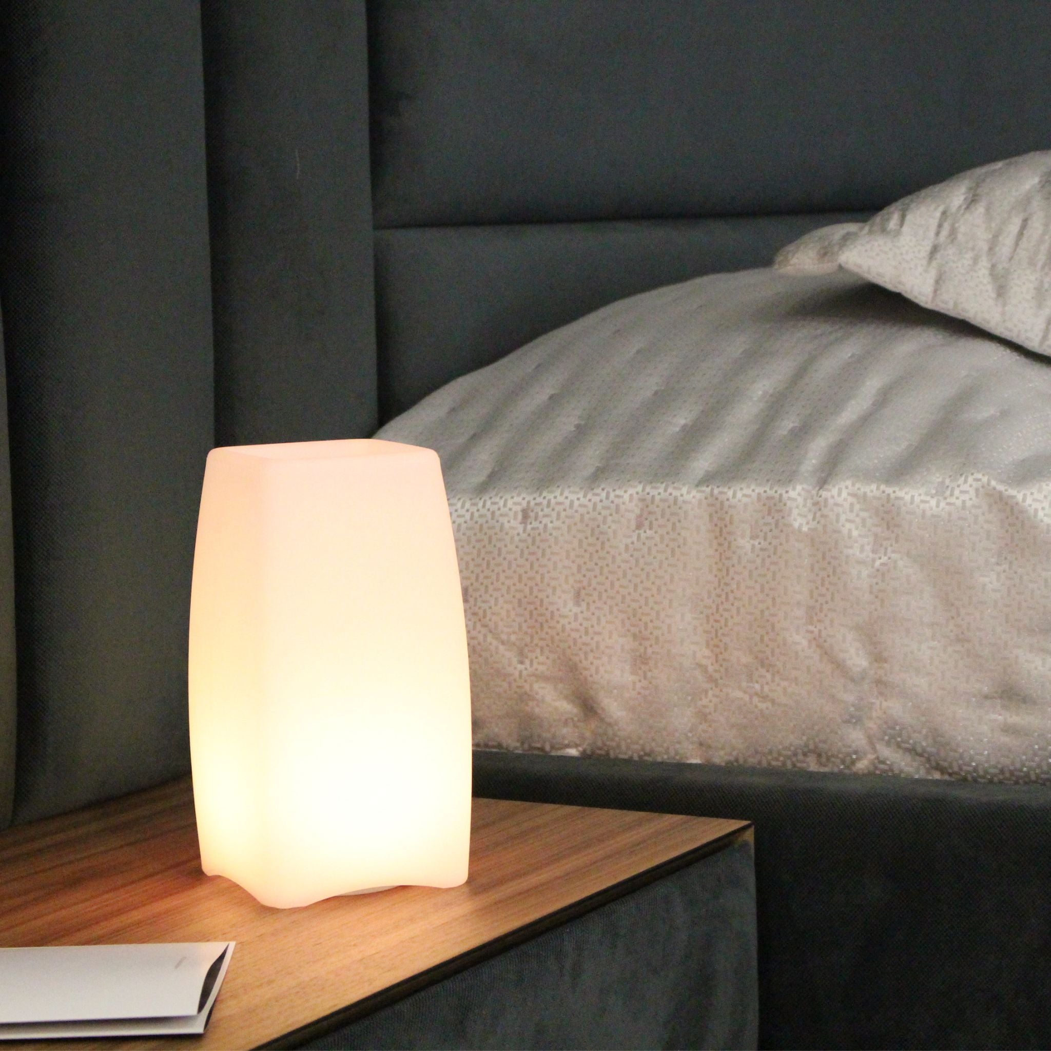 STELE Akku-LED Tischleuchte mit APP Steuerung von Smart and Green