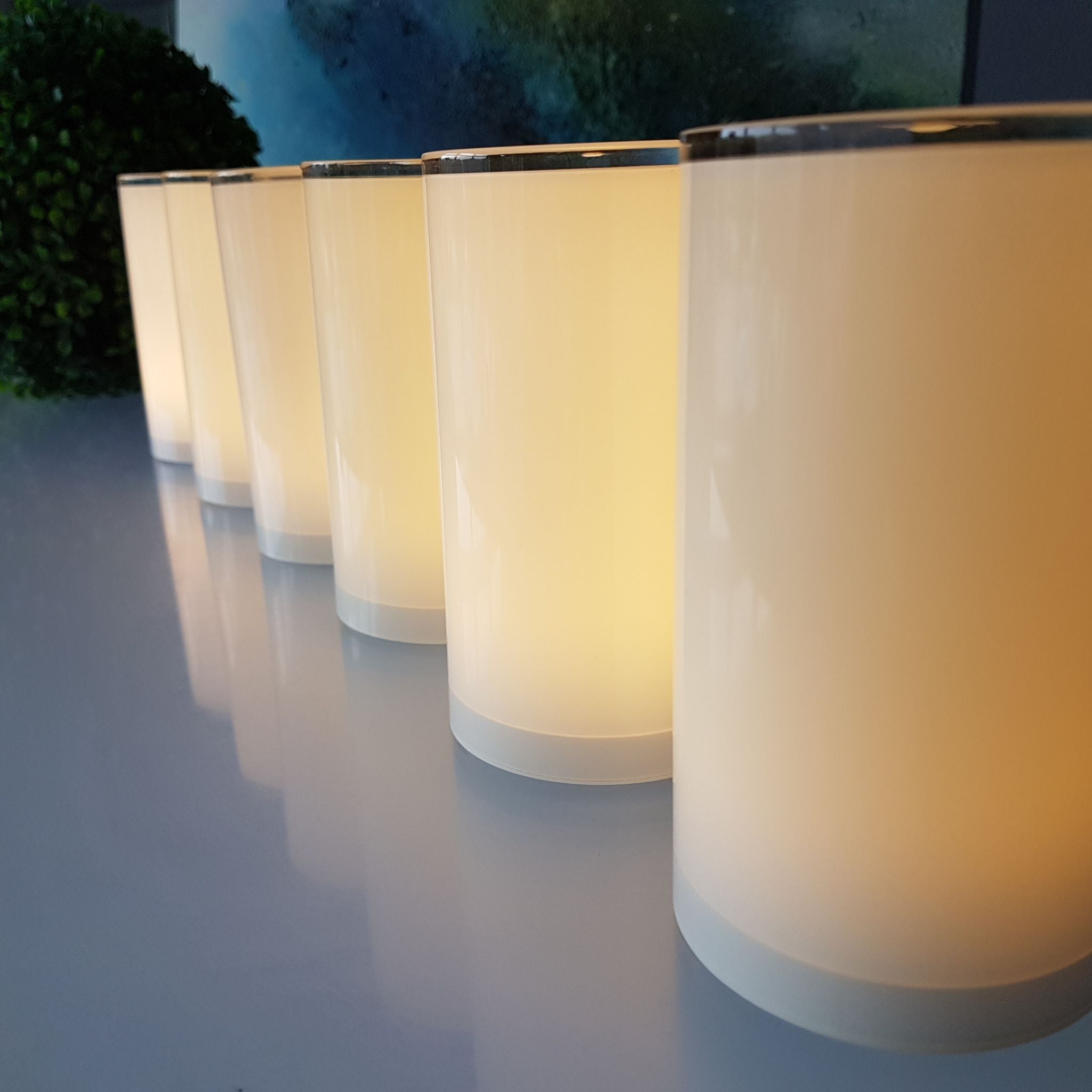 TUB 6er Set, kabellose, elegante Tischleuchten, Farbwechsel von Smart and Green