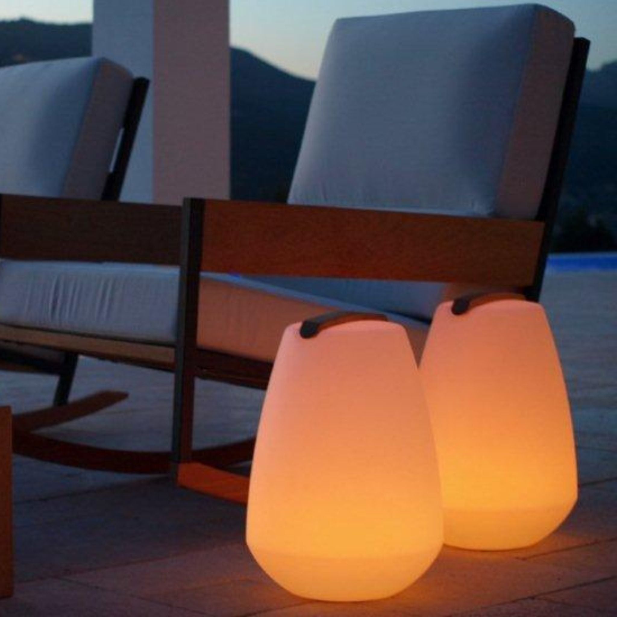 VESSEL1 kabellose LED Designleuchte mit Holzgriff von Smart and Green