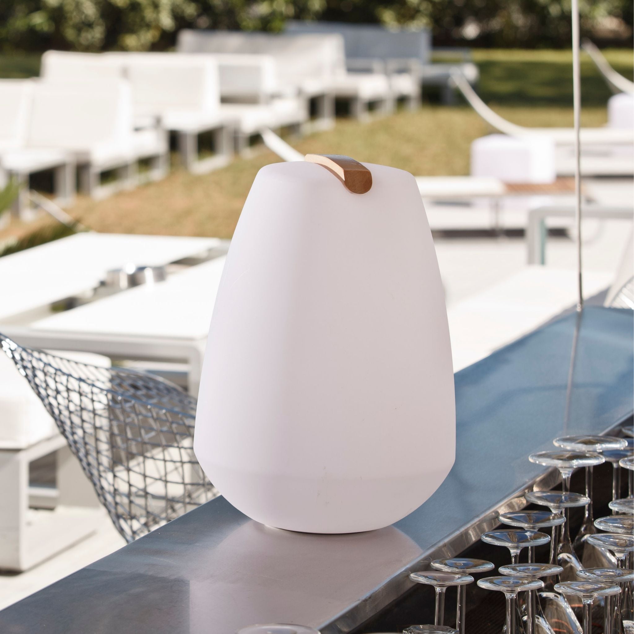 VESSEL1 kabellose LED Designleuchte mit Holzgriff von Smart and Green