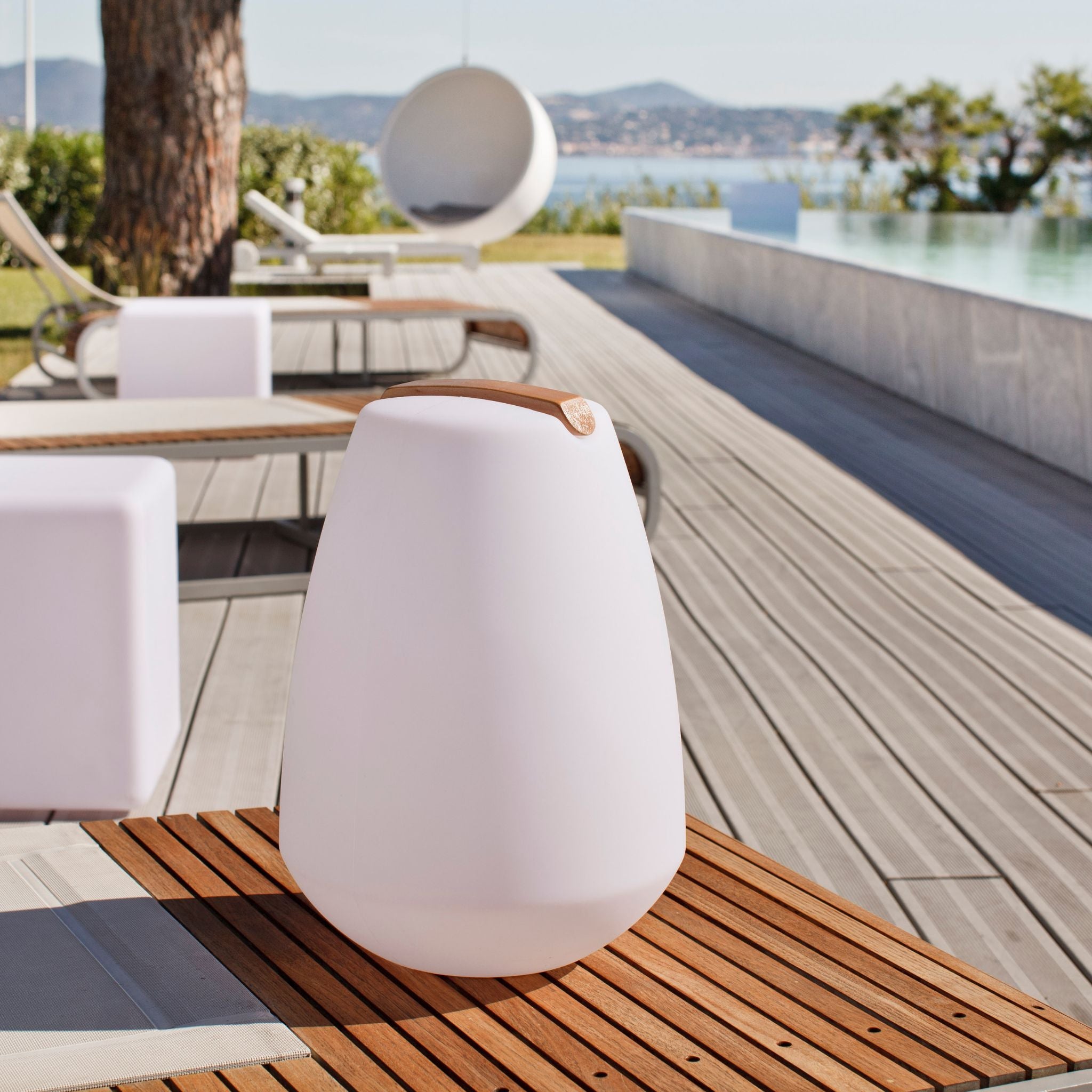 VESSEL1 kabellose LED Designleuchte mit Holzgriff von Smart and Green