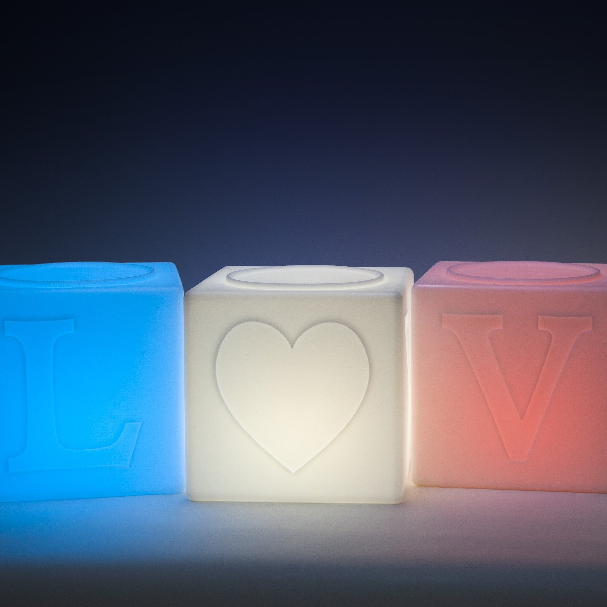 The LOVE lamp 43x43x43cm