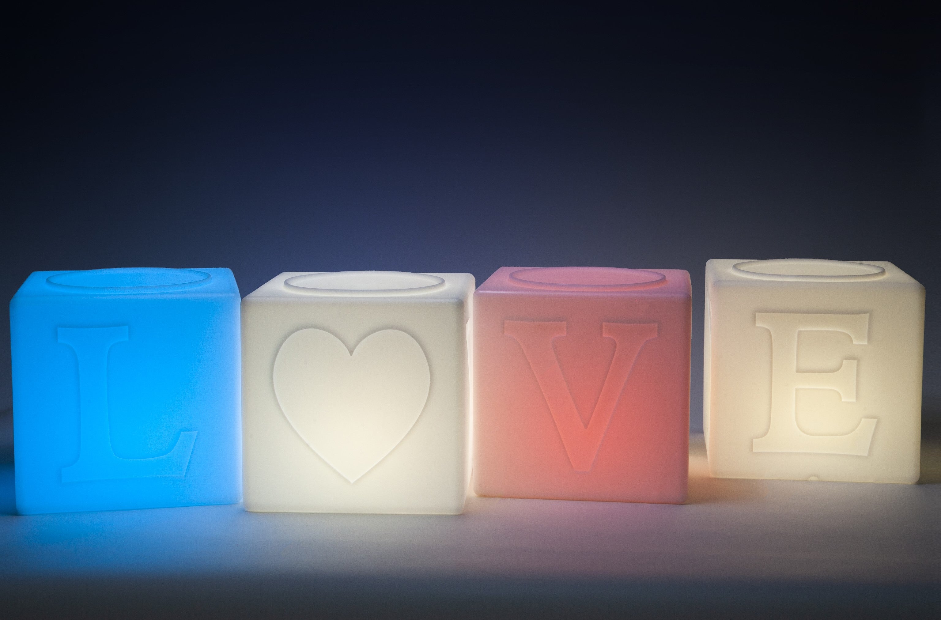 The LOVE lamp 43x43x43cm