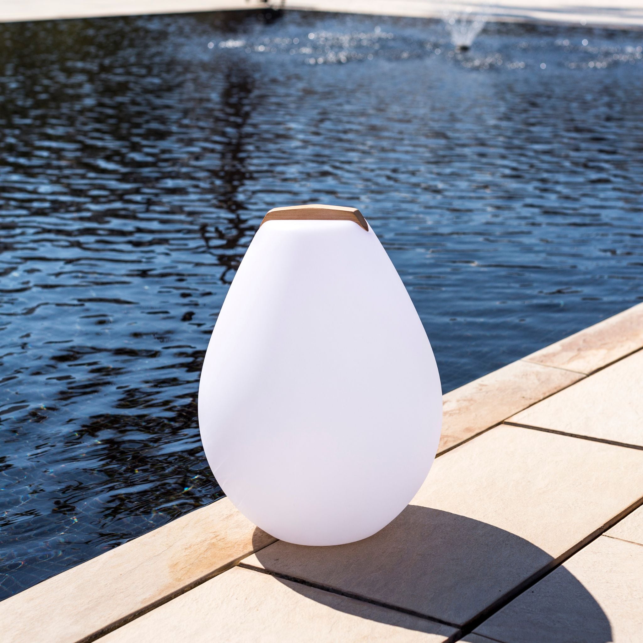 VESSEL2 Akku-LED Outdoor Leuchte mit Holzgriff von Smart and Green